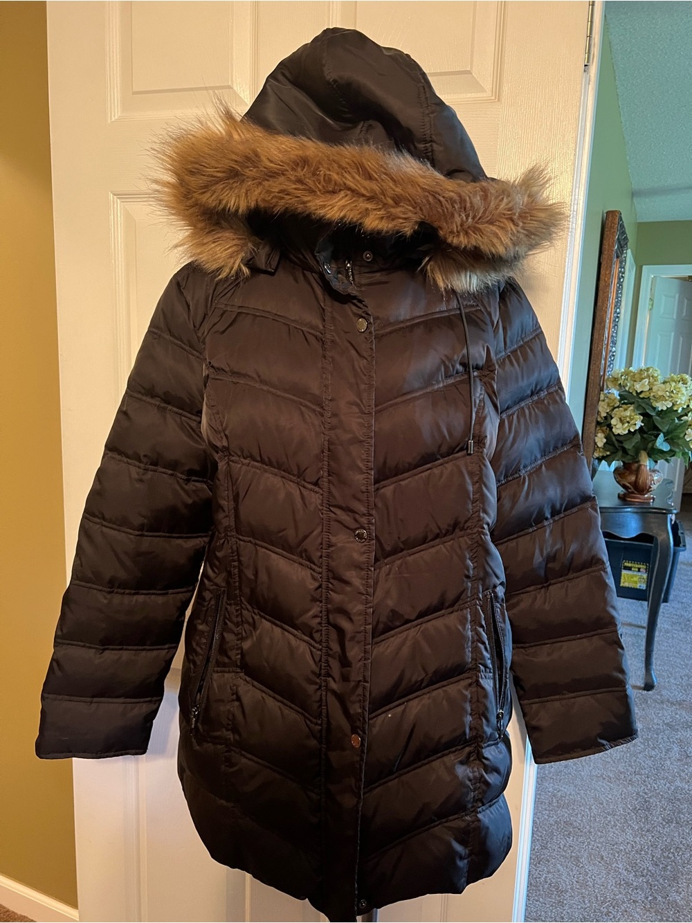 Kenneth Cole Reaction Women's Black Hooded Puffer Coat with Faux Fur Trim